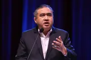 Loke pertahankan kenaikan denda trafik RM500, kata maksimum bukan untuk semua