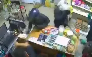 Pekerja Kedai Runcit Cedera Dilibas Pedang Dalam Samun di Baling