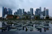 Pekerja kolar putih Singapura minta bantuan kesatuan sekerja meningkat