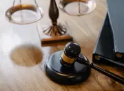 Pemandu e-hailing didenda RM101,750 import 5,500 botol air zam-zam