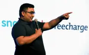 Pengasas Startup India Dilantik sebagai Ketua WhatsApp Baharu