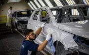 Perjanjian AS-Iran Tidak Akan Legakan Kekurangan di Kedai Auto Jepun dan AS