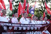 Pertandingan Dua Penjuru Di Tangkak: Ee Chin Li Lawan How Chin Teck