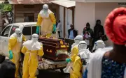 Pertubuhan Kesihatan Sedunia: Ebola Dapat 'Kepala Mula' Besar tetapi Tindak Balas 'Mengejar'