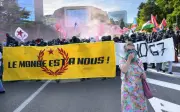 Ribuan Penunjuk Perasaan Berdepan Polis di Geneva Jelang Sidang Kemuncak G7
