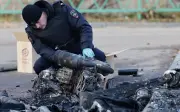 Rusia tembak jatuh 419 dron Ukraine dalam serangan malam