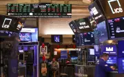 Wall Street Ditutup Tinggi, Dow Catat Rekor Baru Seiring Reda Ketegangan AS-Iran