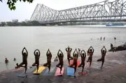 Yoga Lebih Daripada Asana: Guru India Seru Pandangan Lebih Luas