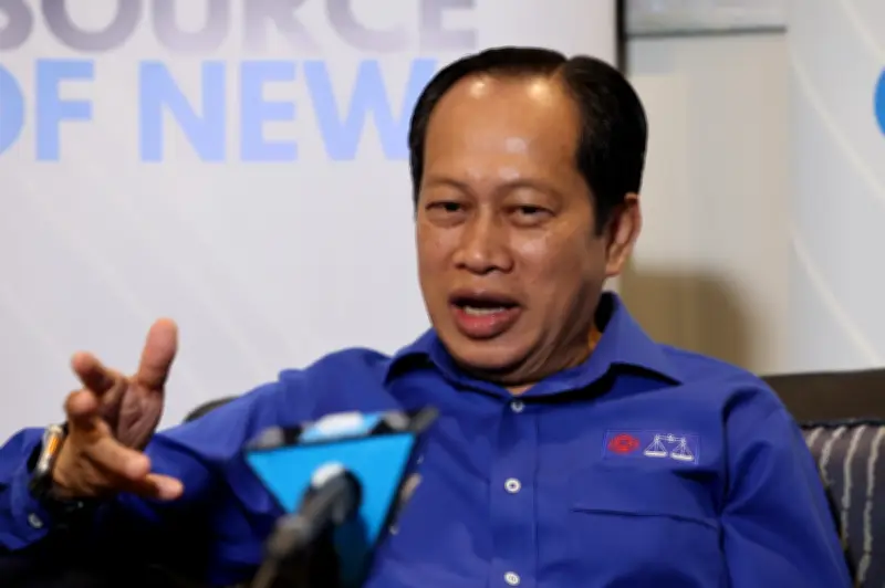 Ahli Parlimen dan agensi perlu tanggungjawab bersama penyelenggaraan jalan - Ahmad Maslan