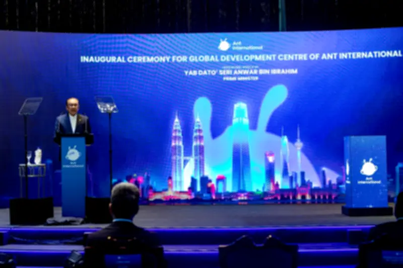 Anwar gesa sistem kewangan global lebih adil ketika AI ubah sektor kewangan