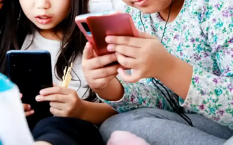 Hampir 4.9 Juta Akaun Media Sosial Bawah 16 Tahun Dipadam di Indonesia