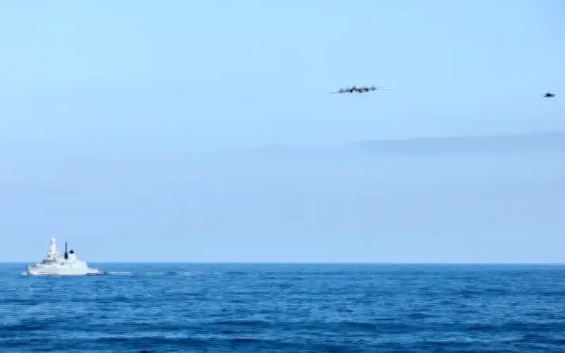 Jet F-35 UK cegat pesawat Rusia dekat kapal induk HMS Prince of Wales