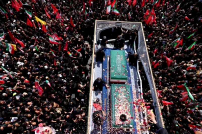 Jutaan Rakyat Iran Banjiri Jalanan Tehran Untuk Beri Penghormatan Terakhir Khamenei
