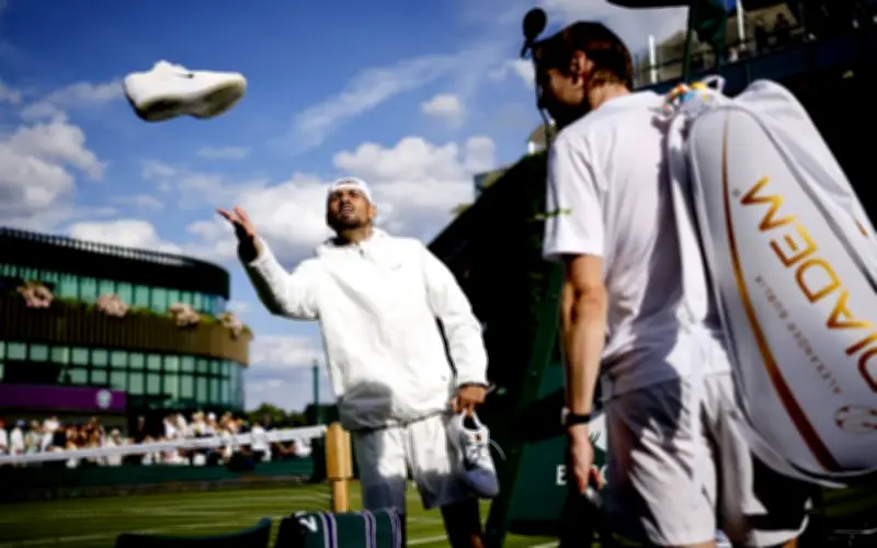 Kyrgios cerca umpire dalam kemunculan semula Wimbledon yang kontroversi