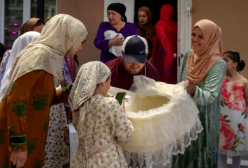 Nama anak ditolak: Ibu bapa Tajik terpaksa ikut senarai nama diluluskan kerajaan