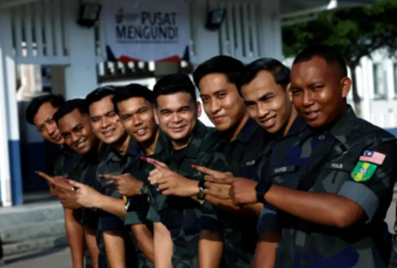 Pilihan Raya Johor: Peratusan Pengundi Awal Capai 56% Setakat 11 Pagi
