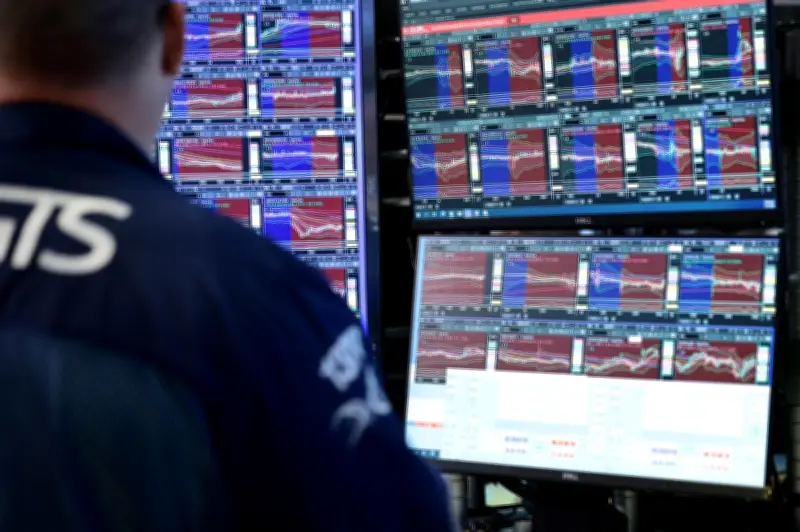 Saham AS jatuh susulan Warsh tegaskan sasaran inflasi 2%