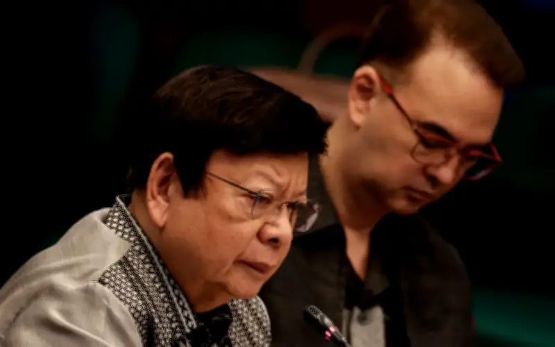 Senator Pro-Duterte didakwa rasuah menjelang perbicaraan pemecatan