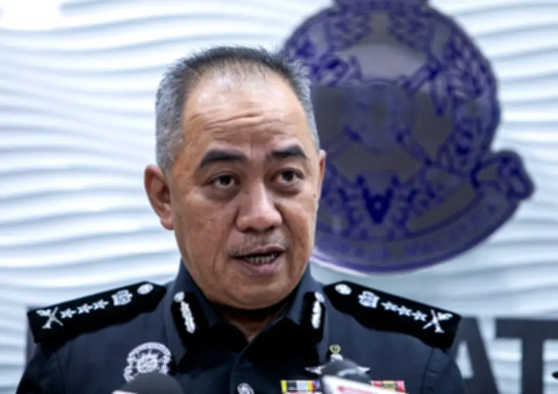 Tiga ditahan rompak pekerja Bangladesh sambil menyamar sebagai polis di Manjung