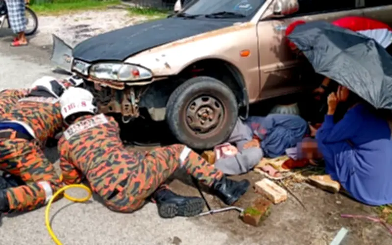 Wanita cedera kaki terperangkap bawah kereta di Ipoh