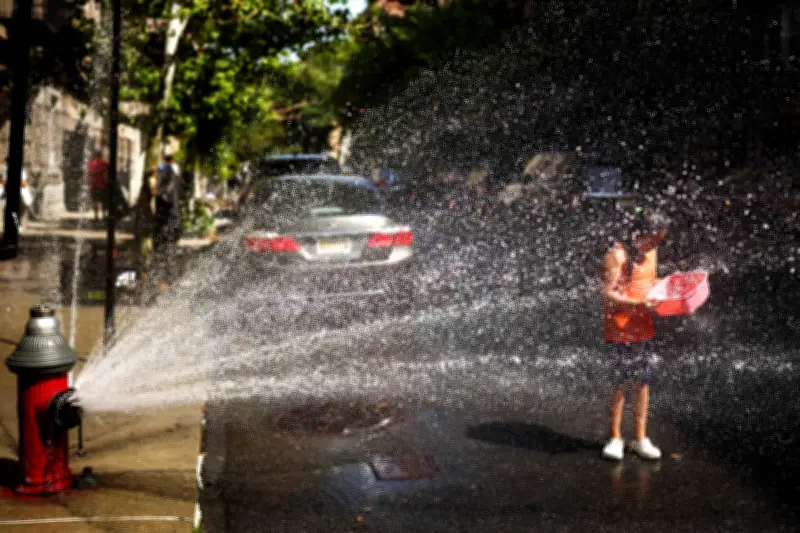 Warga New York Buka Pili Bomba Sejuk-Badan Ketika Indeks Haba 43°C
