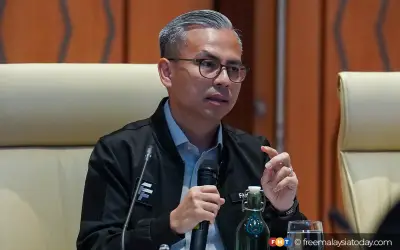 Fahmi tegur telco culas, arah CEO tinjau isu capaian internet penduduk
