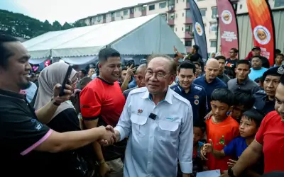Jangan laung ketuanan Melayu jika tanah rizab terlepas, kata Anwar