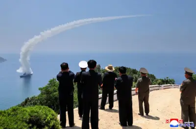 Pemusnah Kang Kon Korea Utara lancar peluru berpandu selepas kemalangan botched