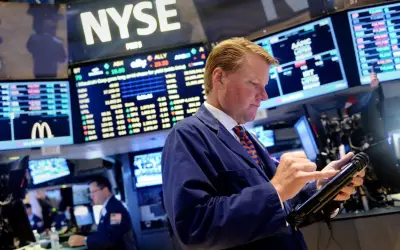 Saham Terjejas Kebimbangan AI, Minyak Naik Akibat Serangan Kapal Tangki