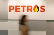 Bekas Pengurus Petronas Hantar Laporan Prestasi ke Petros, Kata Saksi