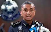 Dua Pelajar Rempuh Polis, Lari Sekatan Jalan Raya Ditahan