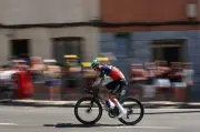 Gelombang Inggeris Landa Tour de France, Penunggang Perancis Terpaksa Beradaptasi