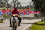 PRN Johor: Penduduk Bukit Batu Mahu Pekerjaan Lebih Baik, Jalan Raya Lebih Licin