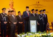 Sultan Perak rasmi Kem 69 Komando Sultan Nazrin Shah di Ulu Kinta